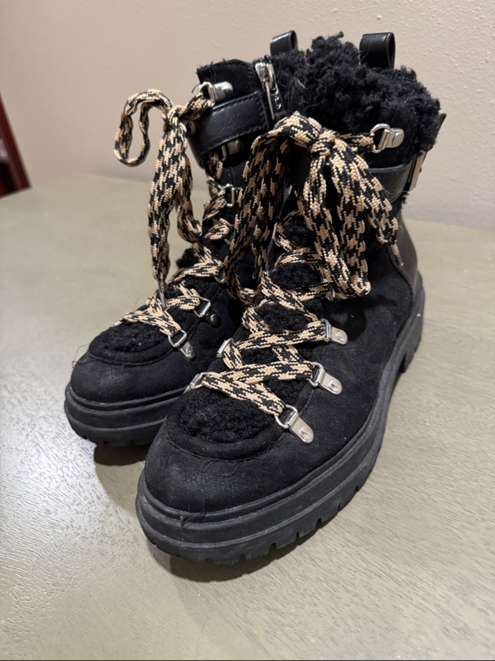 Circus by Sam Edelman Black Lace-Up Faux Shearling Hiker Boots size 7.5